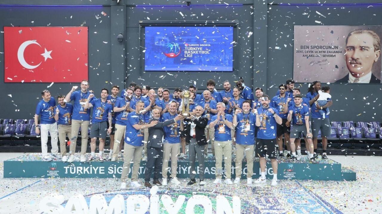 Çayırova Basketbolda Tarih Yazdı! Şampiyonluk Kupası Havaya Kalktı, İstikamet Süper Lig