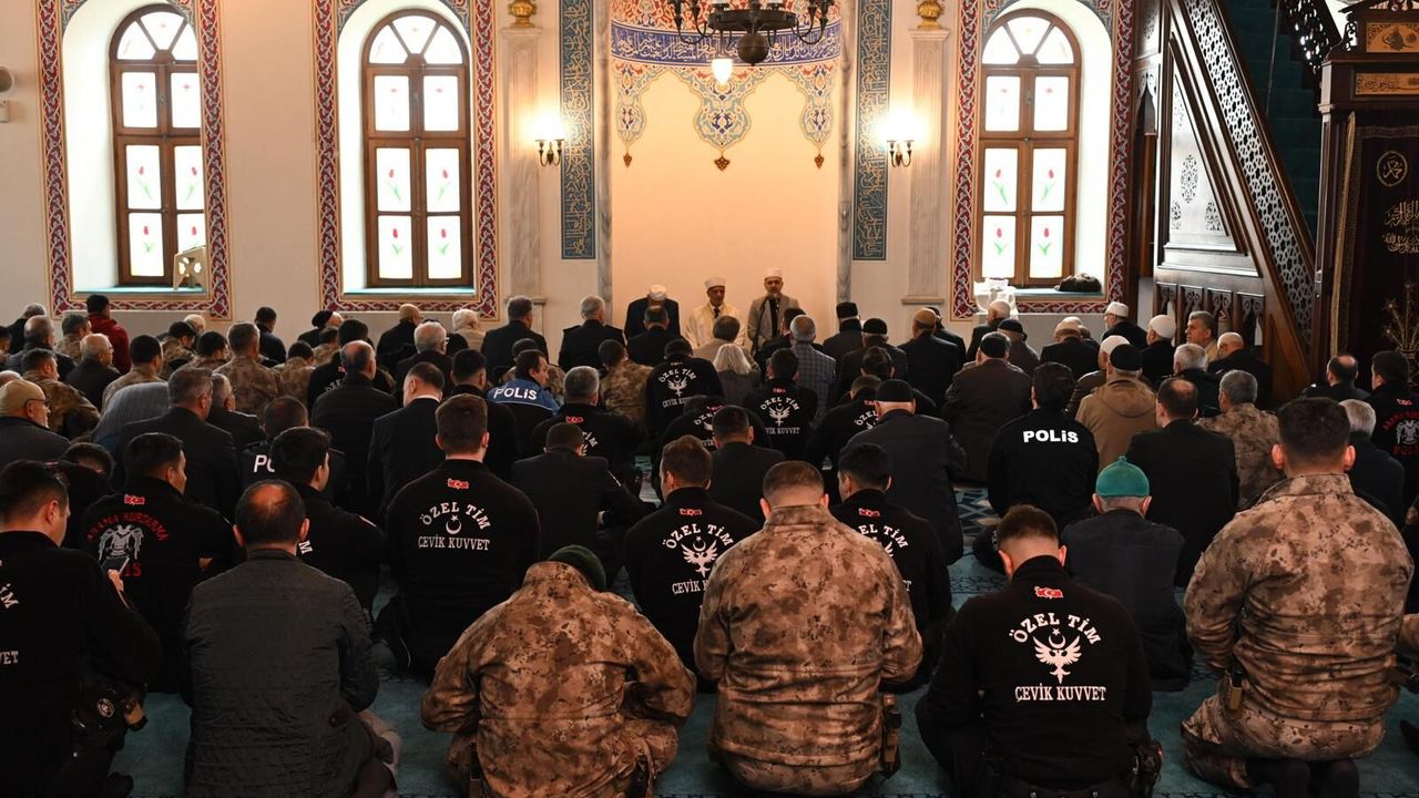 Vali İlhami Aktaş, Polis Haftası Dolayısıyla Şehitlerimiz İçin Mevlid Programına Katıldı