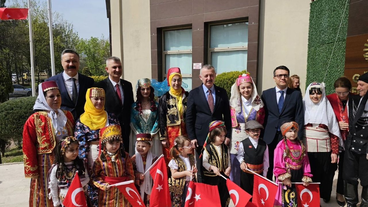 Gölcük’te KO-MEK Rüzgarı: Biz Birlikte Türkiye’yiz Sergisi Açıldı