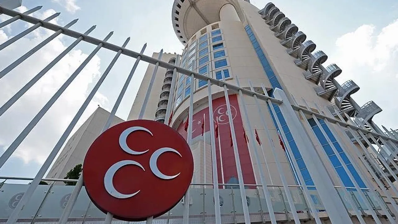 MHP İstanbul Sil Baştan: 39 İlçede Teşkilatlar Tek Kalemde Feshedildi