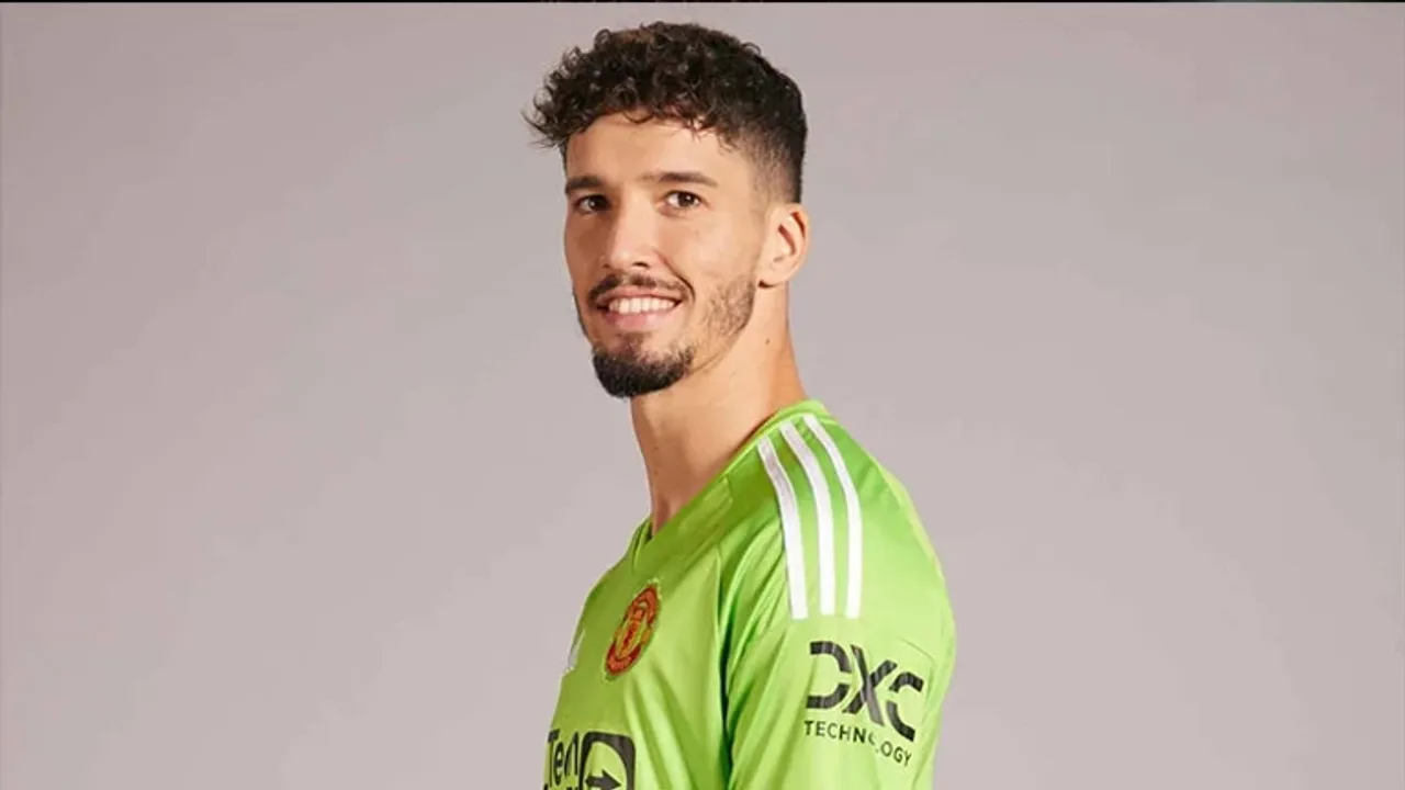 Manchester United'dan Ayrılan Altay Bayındır Türkiye Yolunda: Geri Mi Dönüyor?