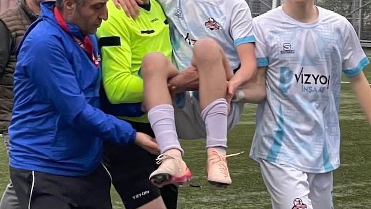 Kocaeli'de genç futbolcu sakatlandı