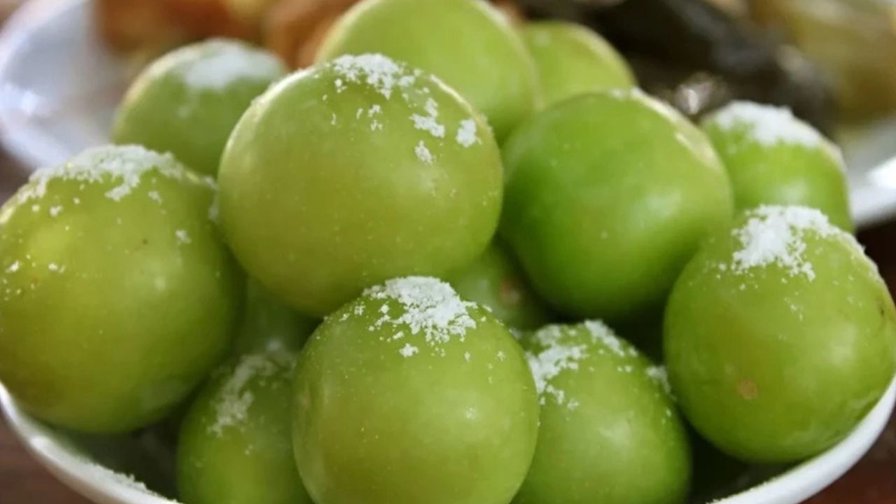 İlk erik hasadı yapıldı! Kilogram fiyatı yüzleri güldürdü