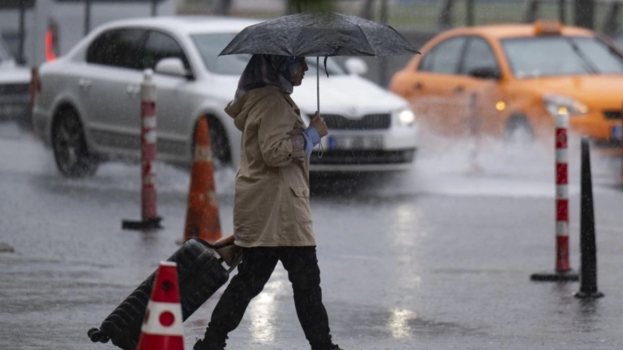 AKOM'dan İstanbul için kritik uyarı: O saatten itibaren hazırlıklı olun
