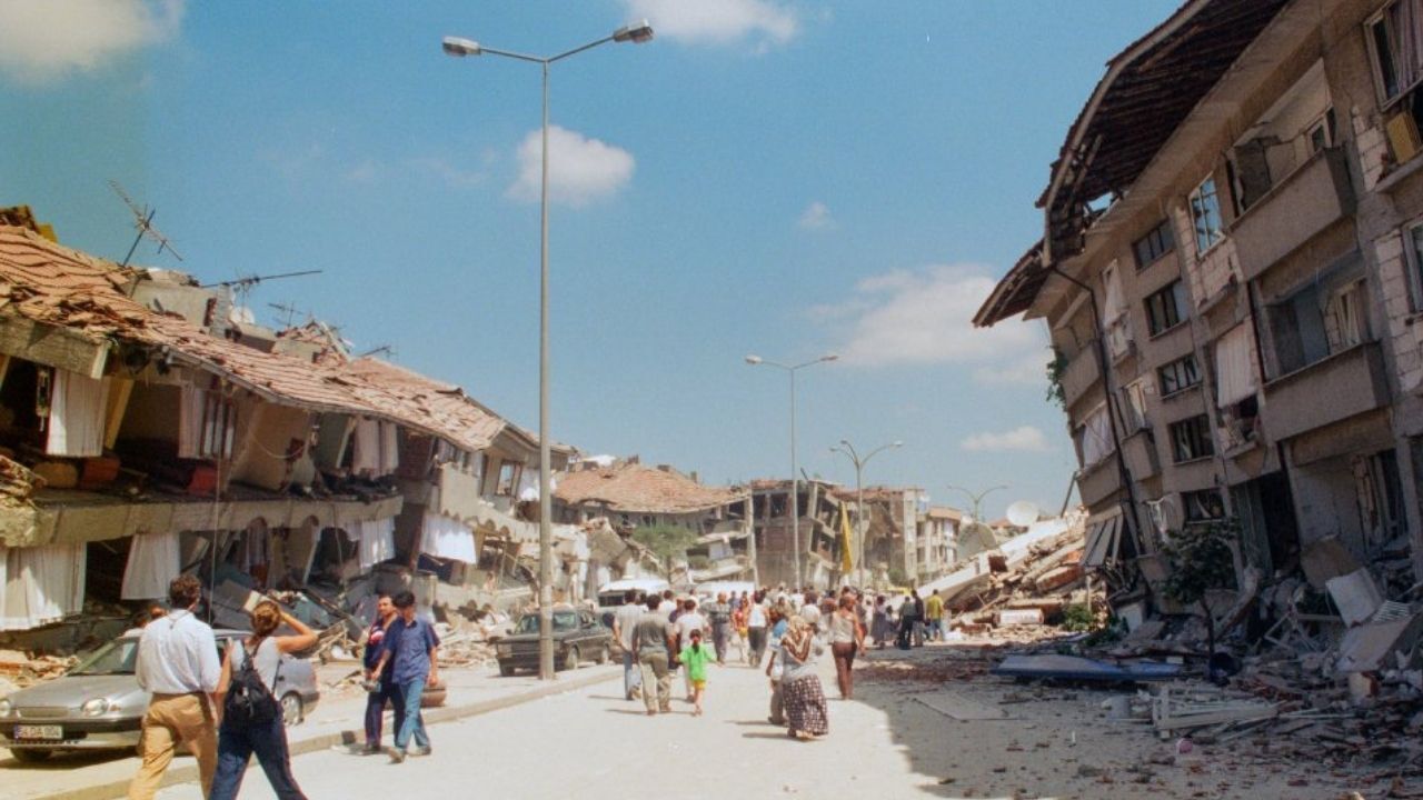 İzmit'te fay hatlarının geçtiği yerler açıklandı! İşte deprem riski taşıyan o bölgeler