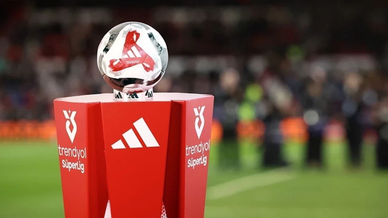 Fenerbahçe kaç maç kazanırsa şampiyon olur? Fenerbahçe Çaykur Rizespor'u yenerse lider mi?