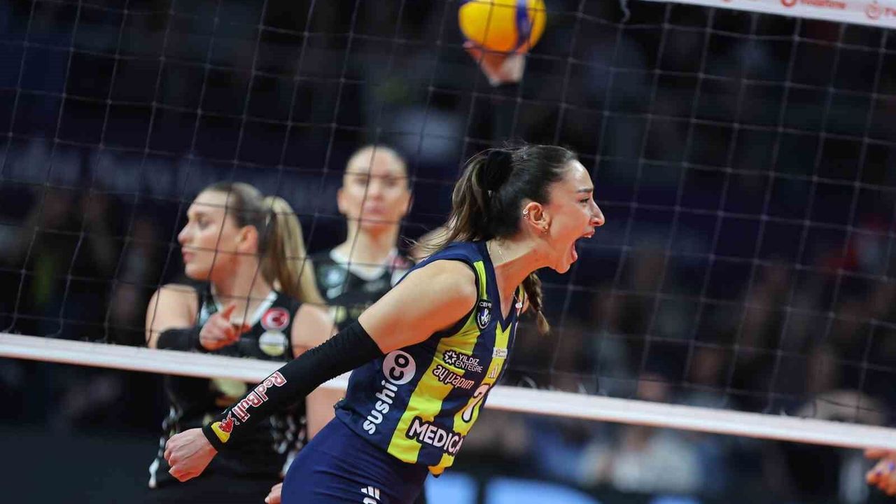 Fenerbahçe, seride durumu 2-2'ye getirdi