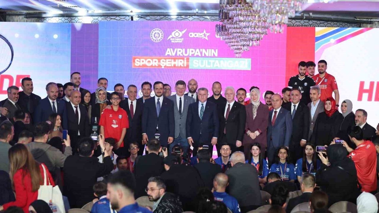 Gençlik ve Spor Bakanı Bak: 'Türkiye her haliyle spor ülkesi olma yolunda hızlıca ilerliyor'