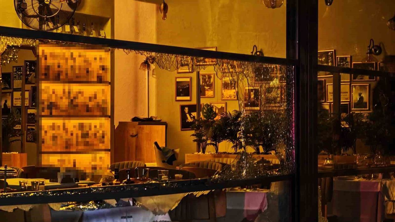 Kadıköy'de restorana silahlı saldırı: Tartışmanın ardından mekanı kurşunladı