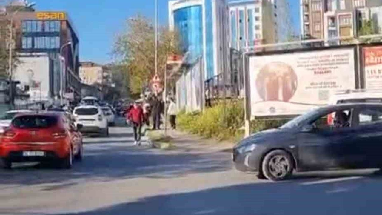 Maltepe’de Trafik Terörü: Motosiklet Sürücüsünü Darbedip Aracına El Koydular!