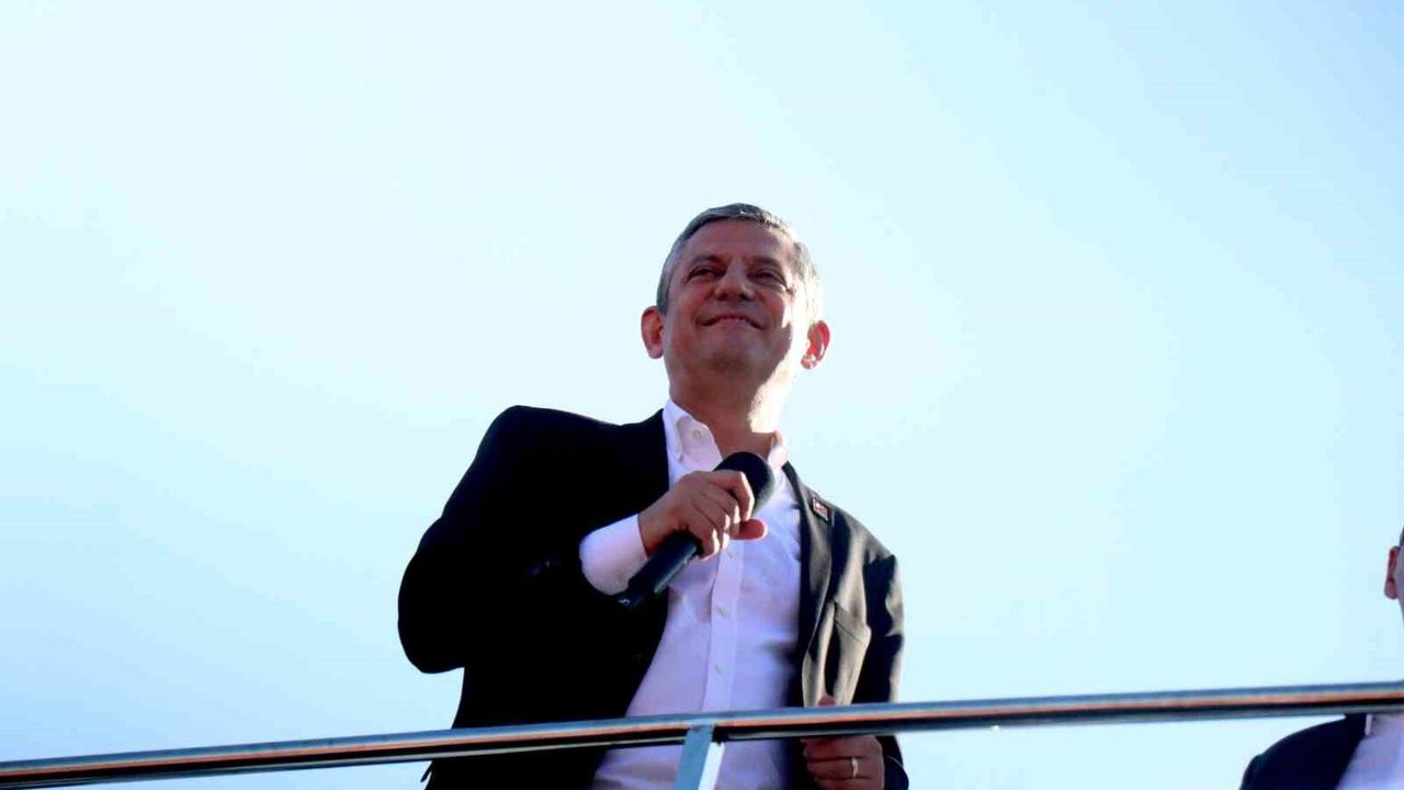 Özgür Özel’den Sakarya’da Sert Açıklamalar: "Adım Adım Kurtuluşa Yürütüyoruz"