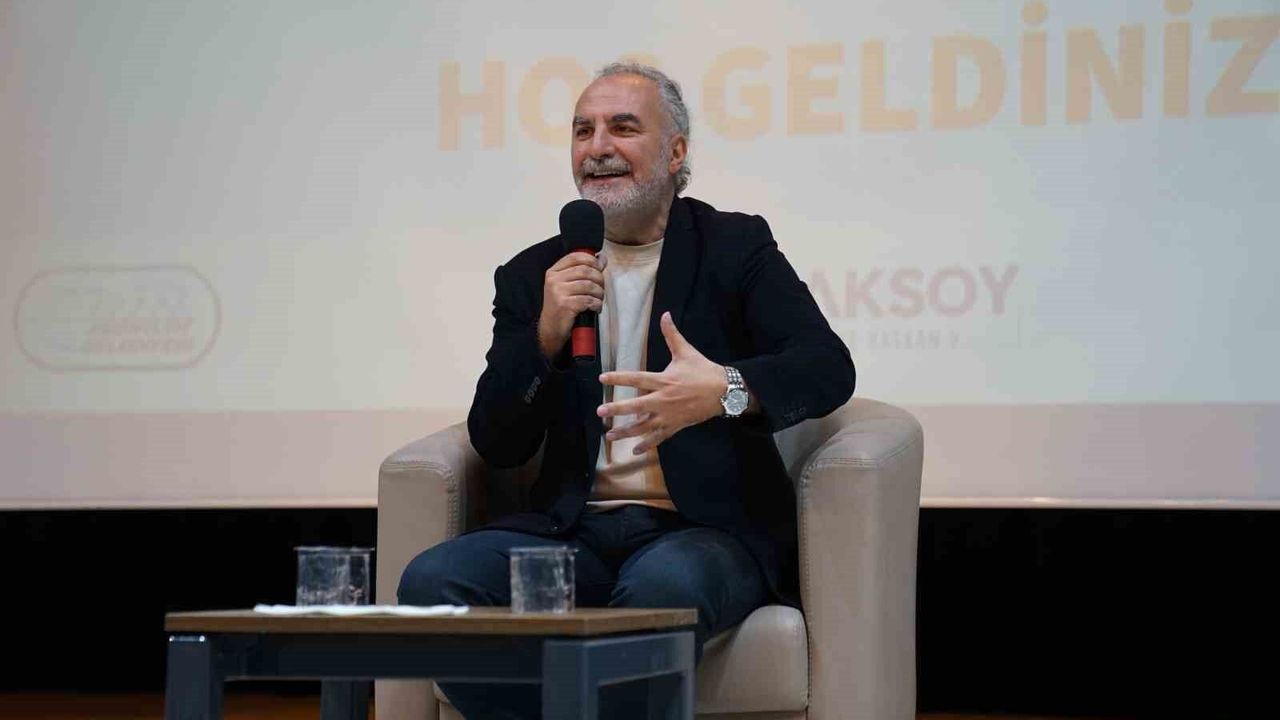 Yazar Tarık Tufan Esenyurt'ta okurlarıyla buluştu