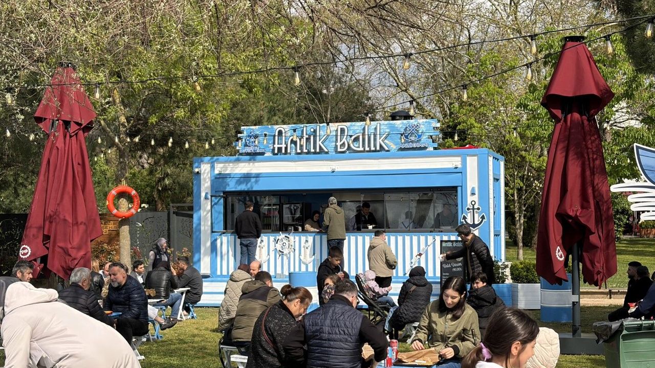 Darıca’da Balık Dürüm Çılgınlığı: Antik Balık İkinci Şubesini Açtı!