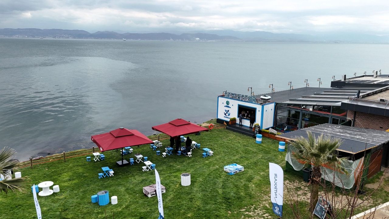 Darıca Sahili’nde Lezzet Devrimi: Antik Balık’ta Balık Dürüm Keyfi Başladı