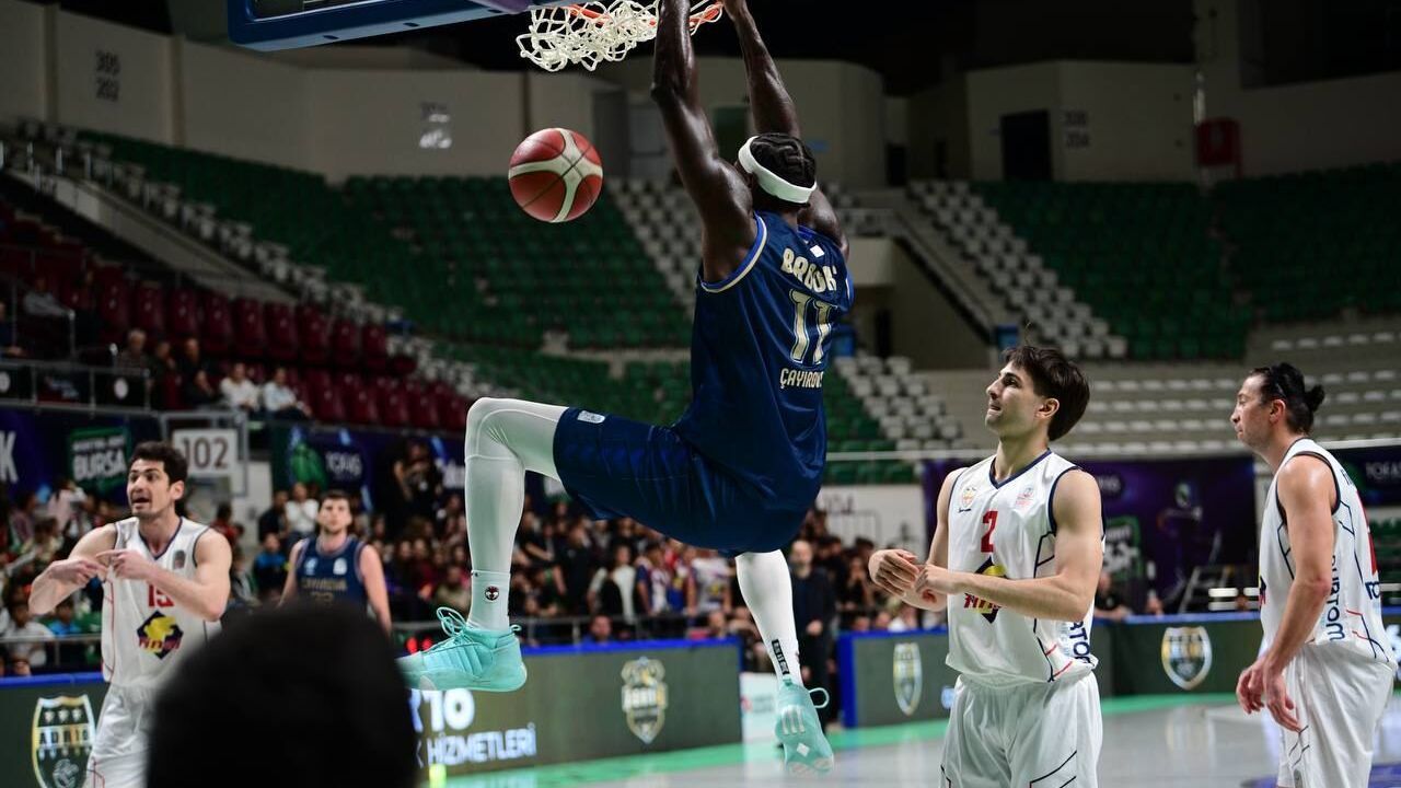 Çayırova Belediyesi Finalspor'u Dağıttı: Süper Lig Kapısı Ardına Kadar Açıldı