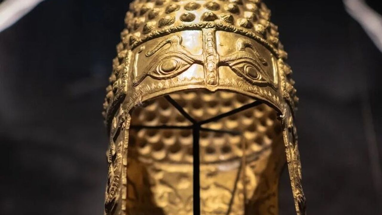 Arkeoloji Dünyasında Büyük Zafer! Çalınan 2.500 Yıllık Altın Miğfer Bulundu