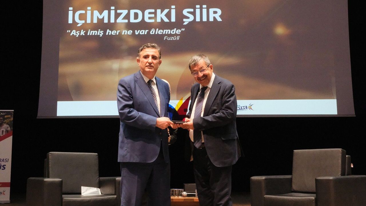 GTÜ’de Edebiyat Şöleni: Hayati İnanç "İçimizdeki Şiir"i Anlattı