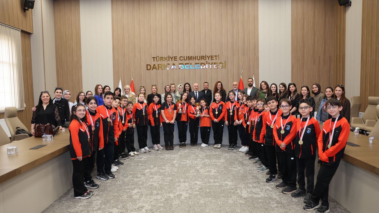 Darıca’nın Halk Oyunları Ekibi İl Birincisi Oldu