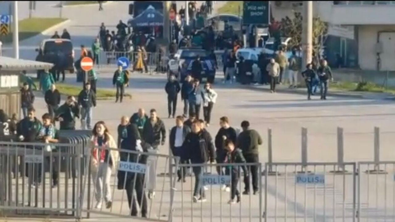 Turka Kocaeli’de Yeşil-Siyah İstilası: Taraftarlar Tribünlere Akın Ediyor!