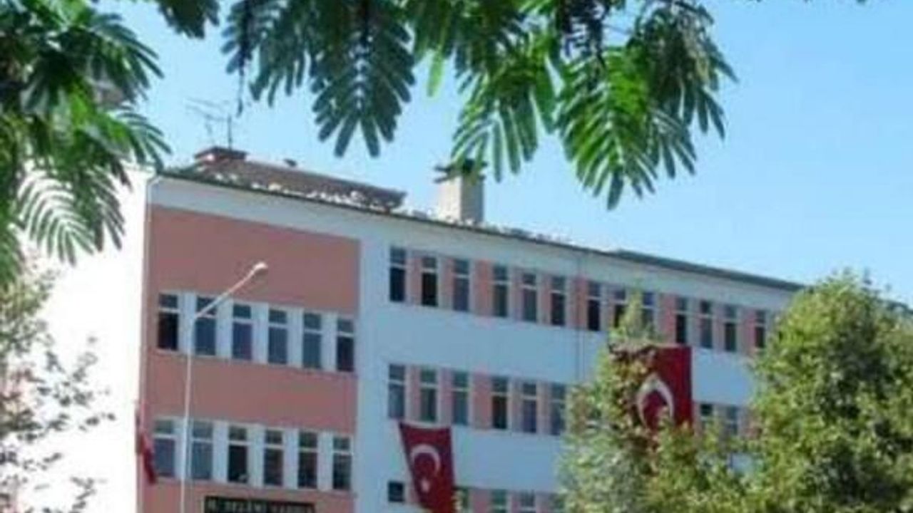 Trabzon'da Ortaokulun Sosyal Medya Hesabında Skandal Yorum: Emniyet Harekete Geçti