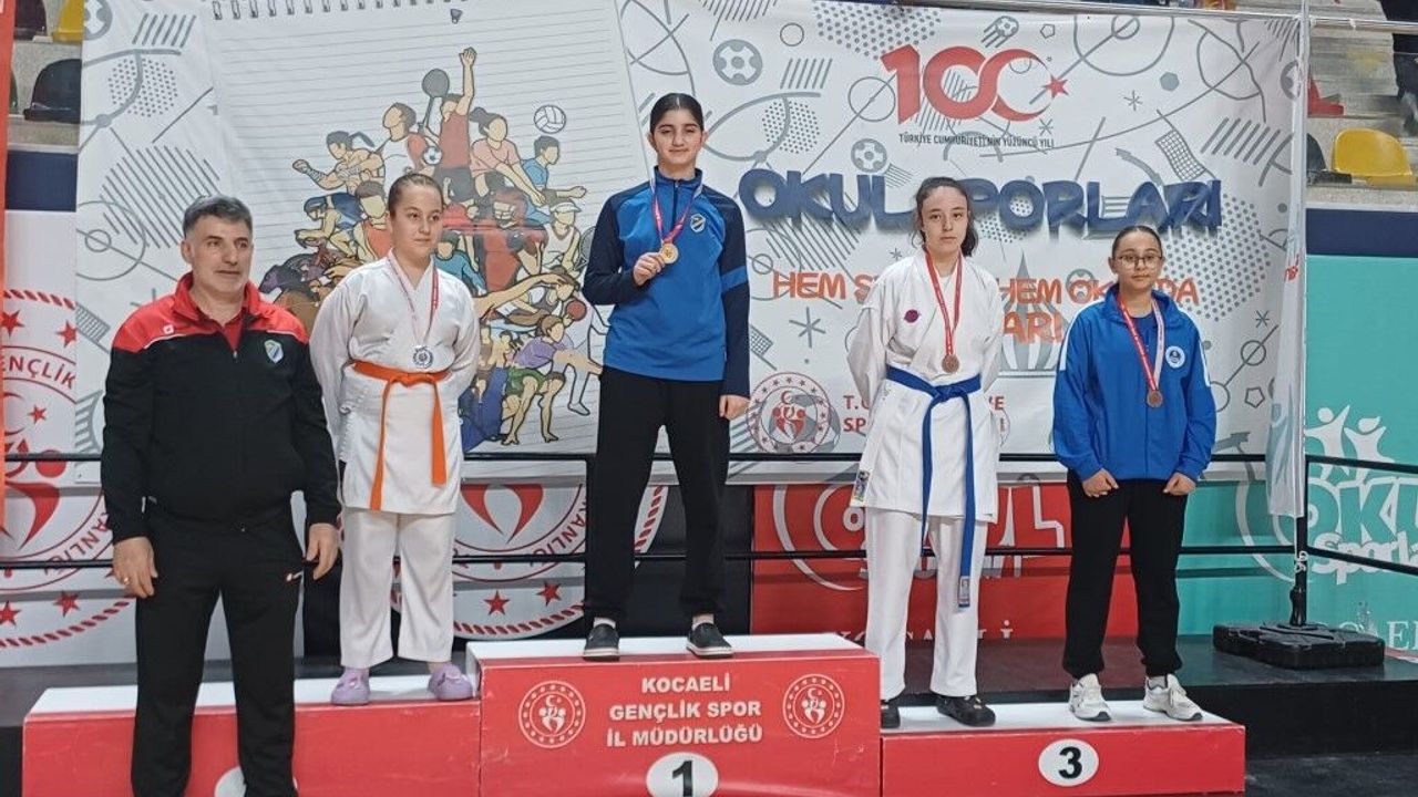 Kartepe Tatamide Fırtına Oldu 12 Madalyalı Dev Başarı