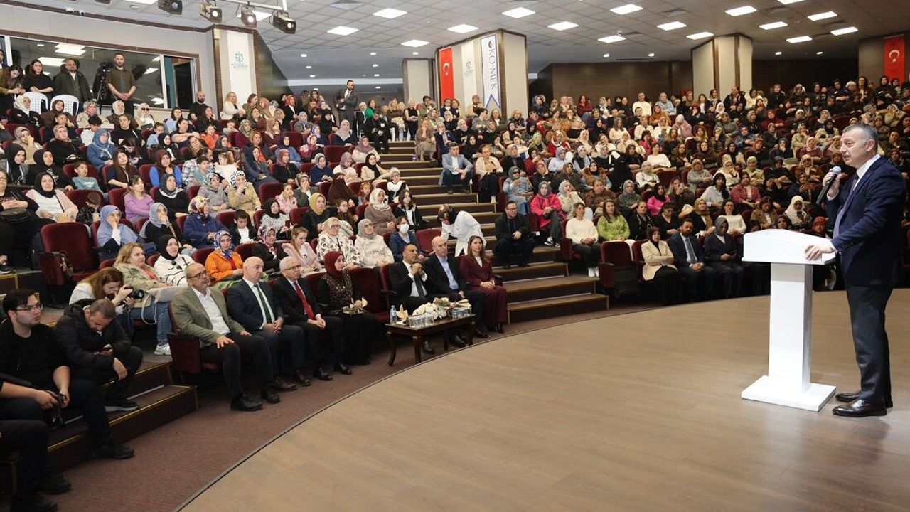 Darıca’da Sanat Rüzgarı: KO-MEK Sergisi Kapılarını Açtı!