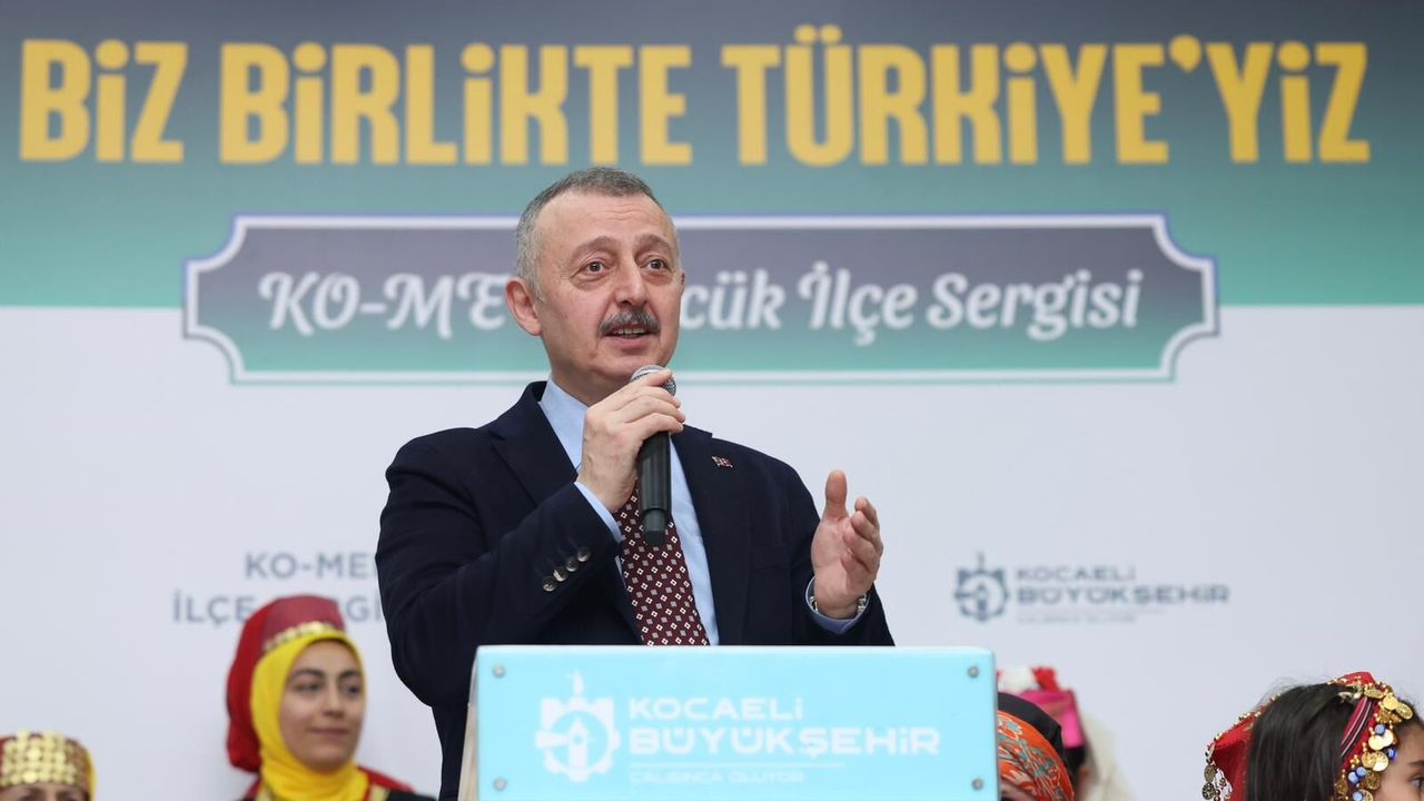 KO-MEK yıl sonu sergisi Gölcük’te yoğun ilgiyle açıldı