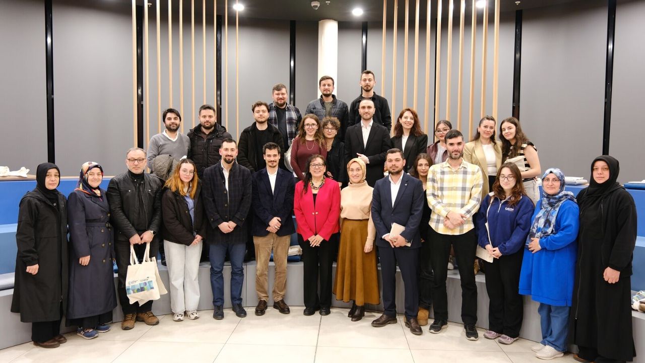 Gençlerin Yeni Durağı Sanat Kafe! Büyükşehir’den Tarih Bilinci Aşılayan Proje