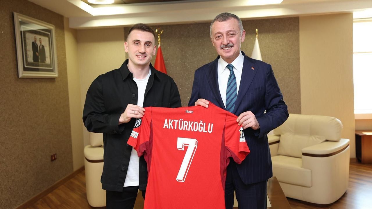 Gölcüklü Yıldız Evinde! Tahir Büyükakın, Kerem Aktürkoğlu’nu Ağırladı