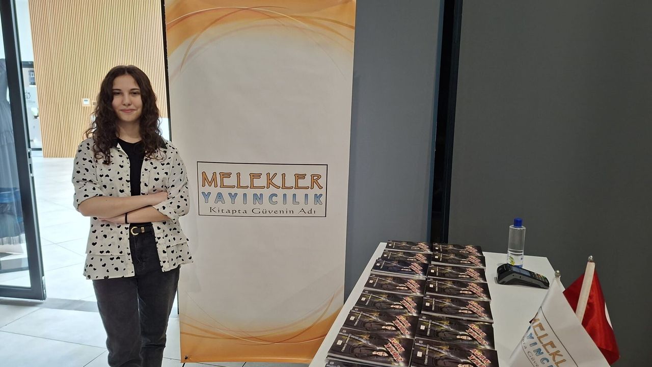Genç yazar Duru Melek Cevherli okurlarıyla Kocaeli’de buluştu