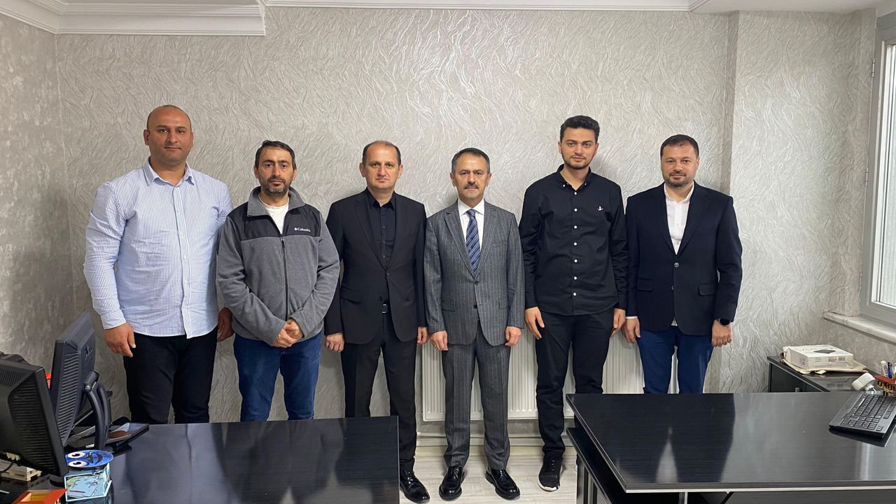 Kocaeli’nin Ulusal Sesi TRT’ye Vali Desteği: Aktaş Ekiple Bir Araya Geldi