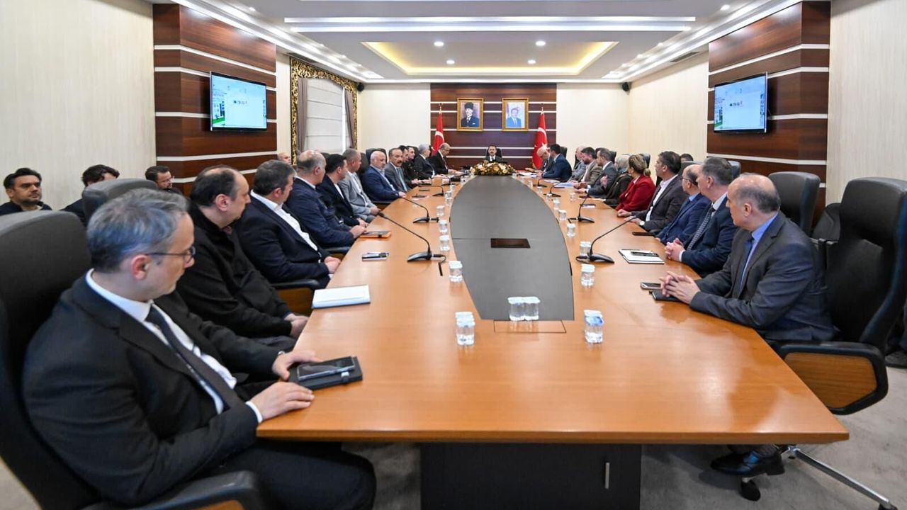 Kocaeli’de "Engelsiz Şehir" Hedefi: Erişilebilirlik Toplantısı Vali Aktaş Başkanlığında Yapıldı