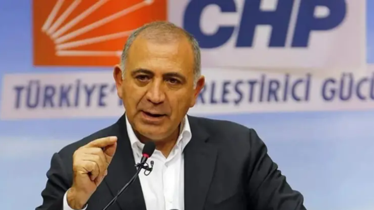 Gürsel Tekin'in görevine son verildi