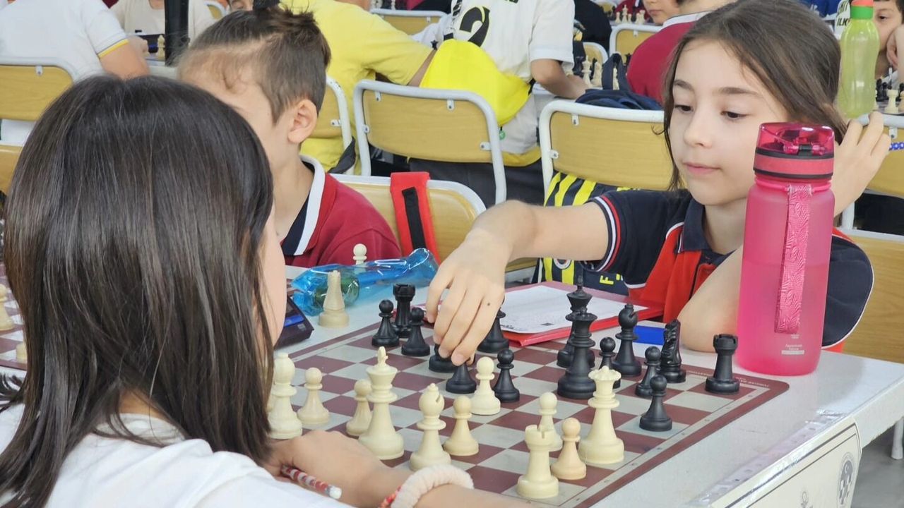Gölcük'te satranç şöleni