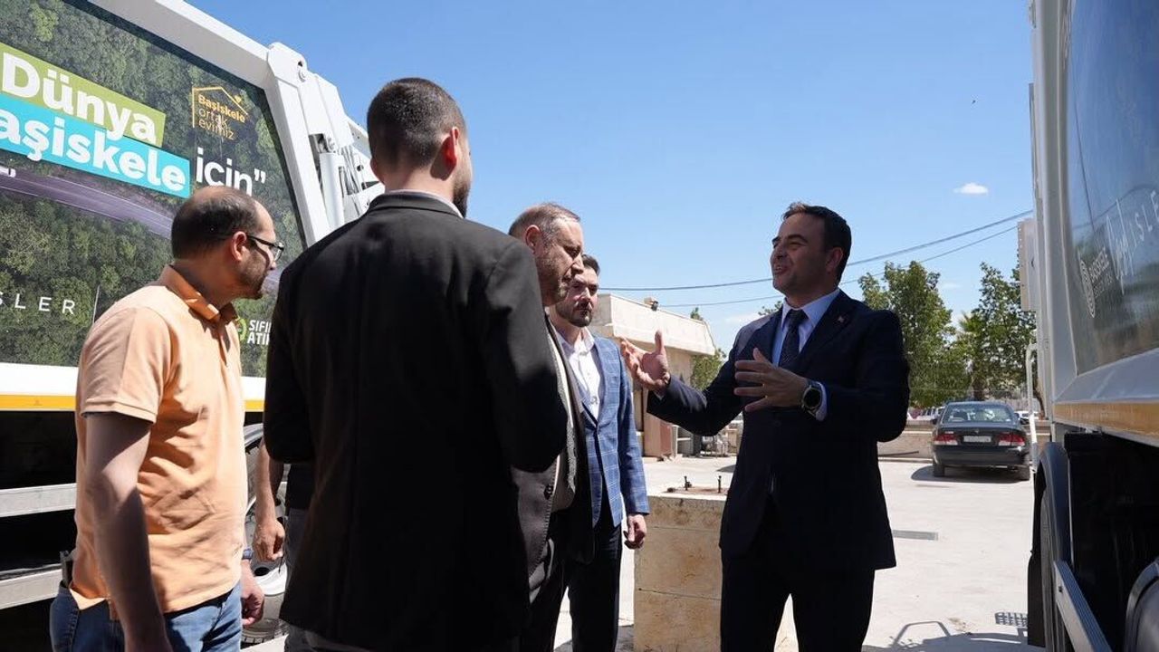 Başiskele Belediyesi’nden Gönül Coğrafyasına Destek: Azez’e İki Çöp Kamyonu Hibe Edildi