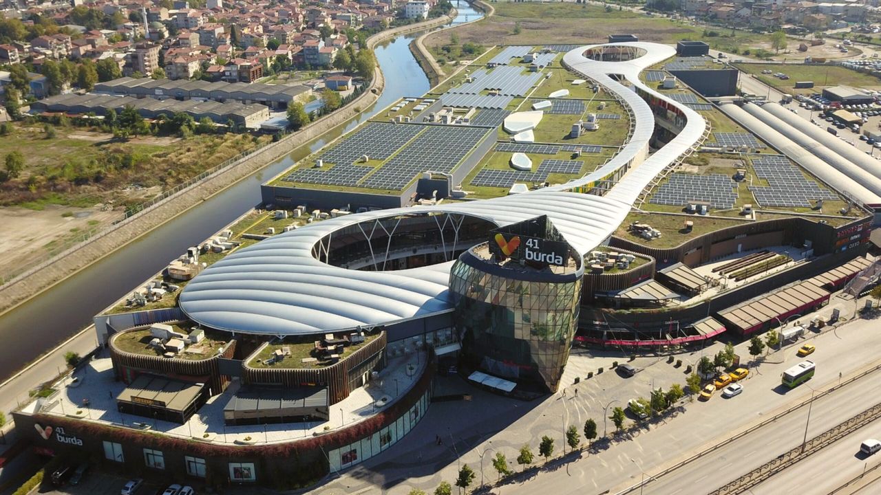 Bugün AVM'ler Açık mı, Kaçta Açılıyor?