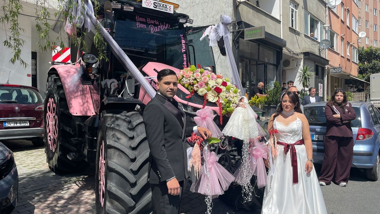 İstanbul'a getirdiği pembe traktörle gelin almaya gitti