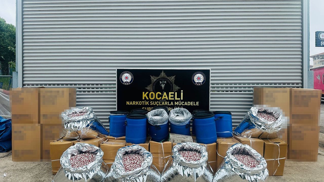 40 Milyon Haplık Zehir Fabrikası Çökertildi!
