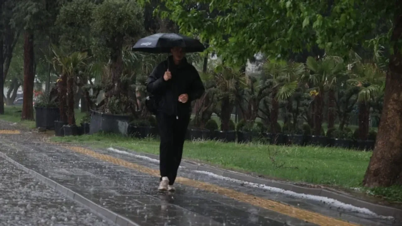 İstanbul için kritik hava durumu uyarısı: AKOM tarih vererek günlerce sürecek fırtınayı duyurdu