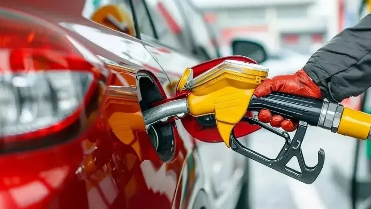 Akaryakıt fiyatlarında hareketli hafta sonu! 4 Mayıs'ta benzin ve motorine zam gelecek mi?