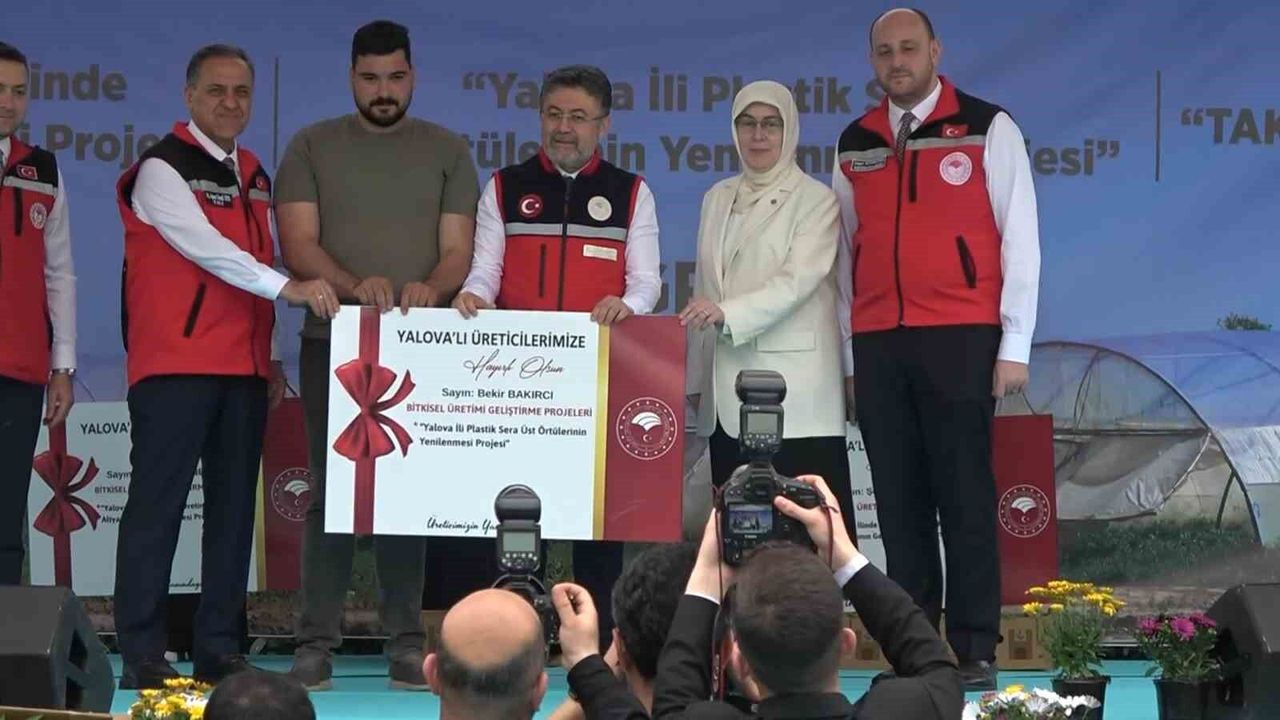 Bakan Yumaklı: 'Tarımın sadece çiftçinin bir faaliyeti değil ülkelerin de bir milli güvenlik meselesi haline geldiğini unutmamak lazım'