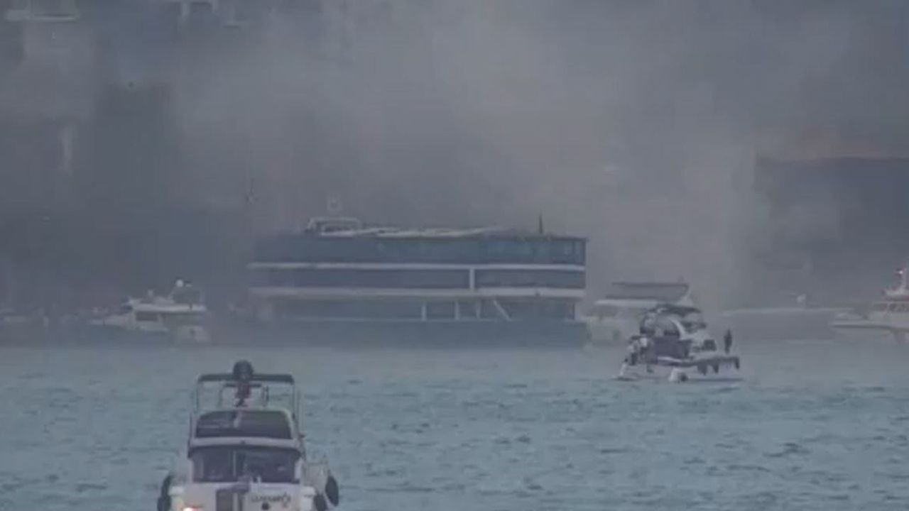 Bebek Sahili'nde teknede çıkan yangın söndürüldü
