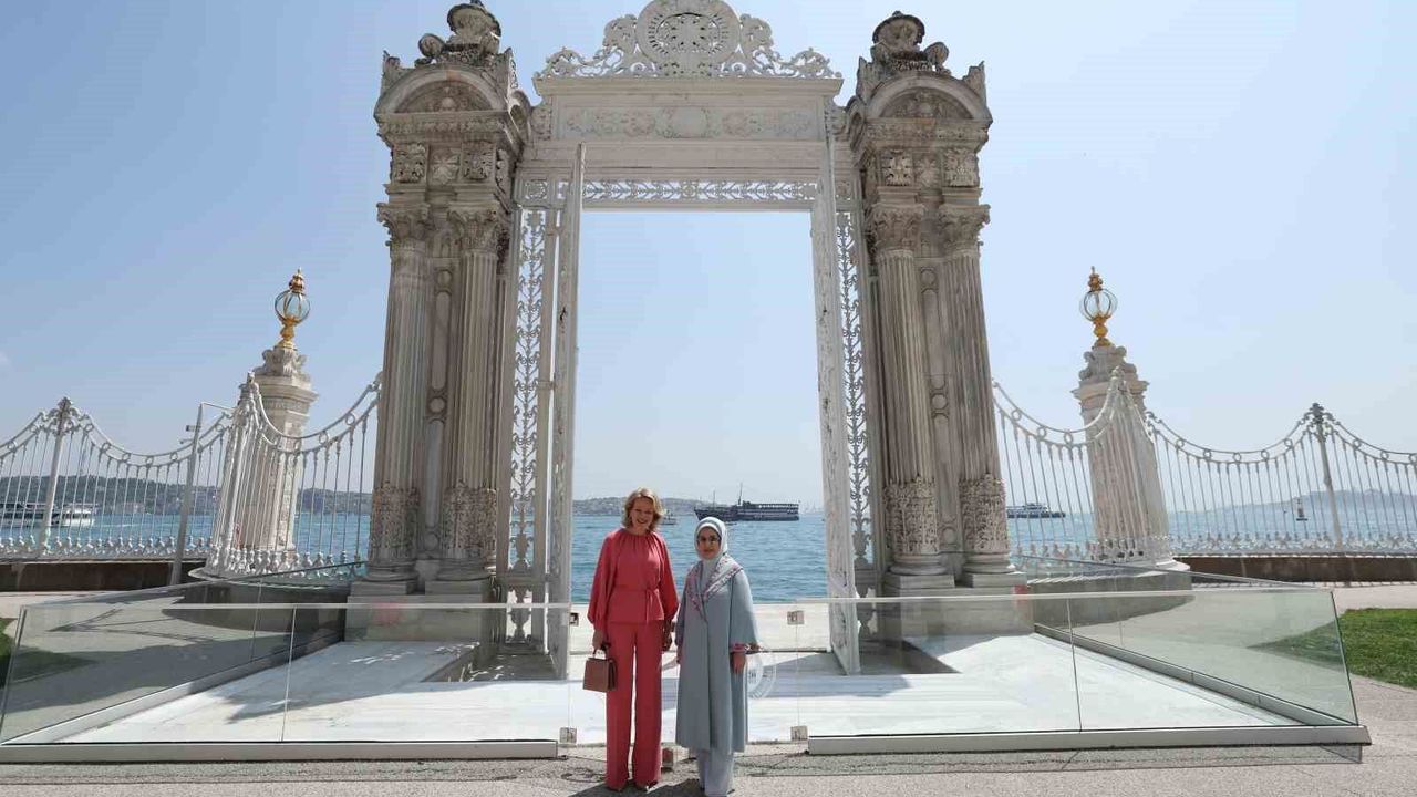 Emine Erdoğan, Belçika Kraliçesi Mathilde ile bir araya geldi