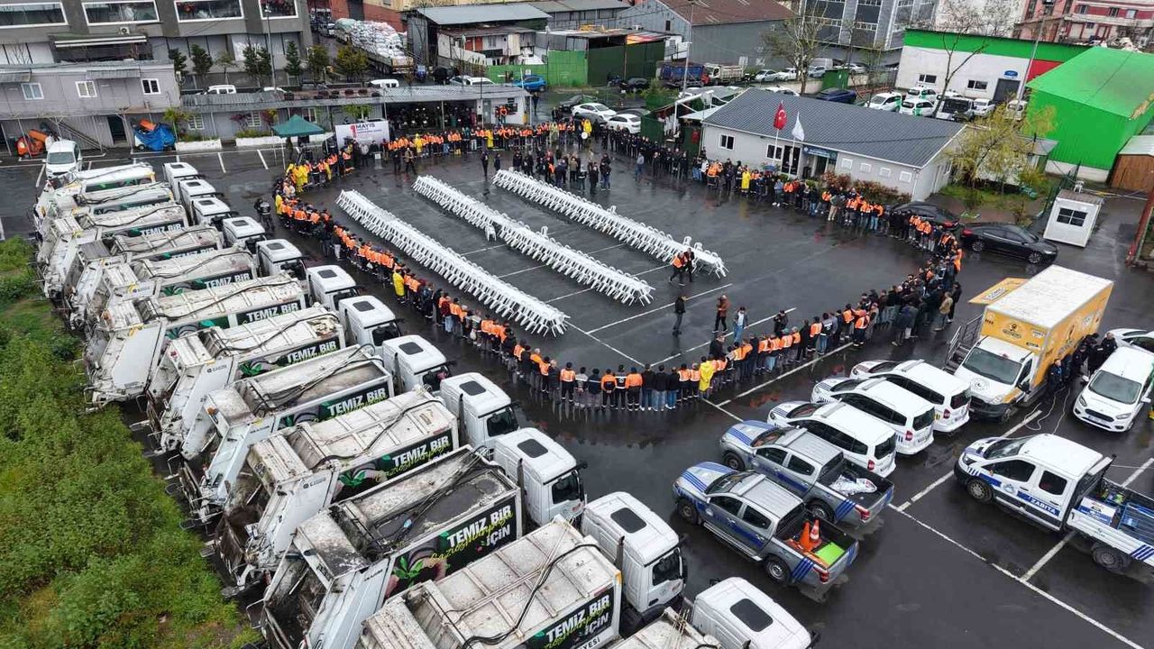 Gaziosmanpaşa'da '1 Mayıs Emek ve Dayanışma Günü' davul-zurna eşliğinde kutlandı
