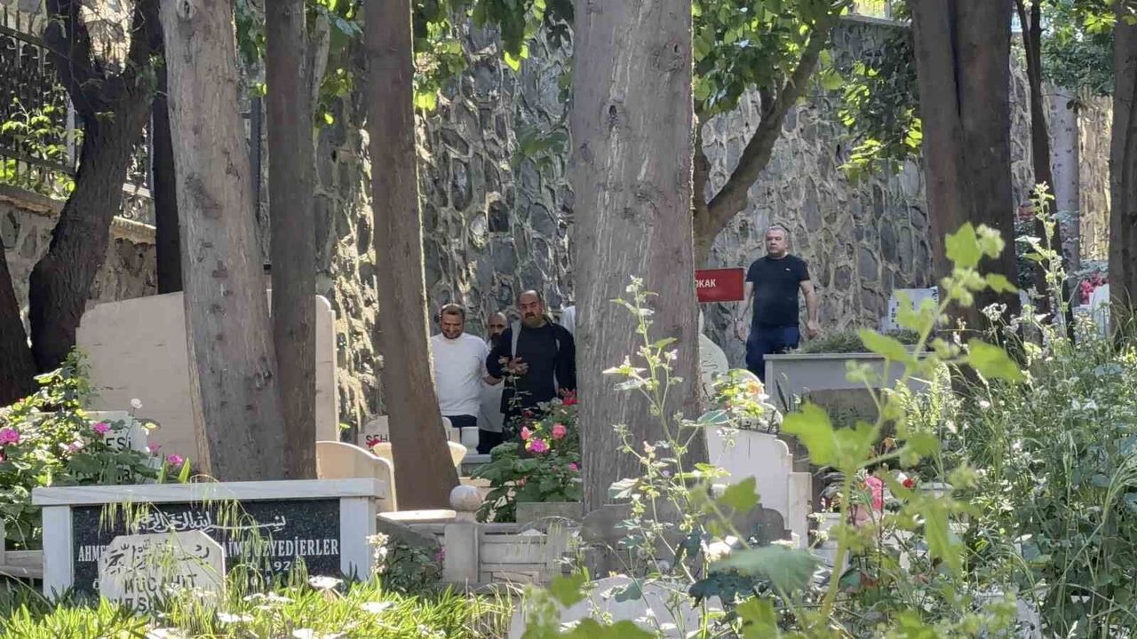Narin Güran'ın babası ve ağabeyi Mattia Ahmet Minguzzi'nin kabrini ziyaret etti