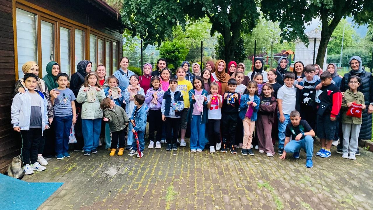 Başiskele Belediyesi Anne-Çocuk Atölyesi’nde Nostalji Rüzgarı: Eski Bayramlar Canlandı