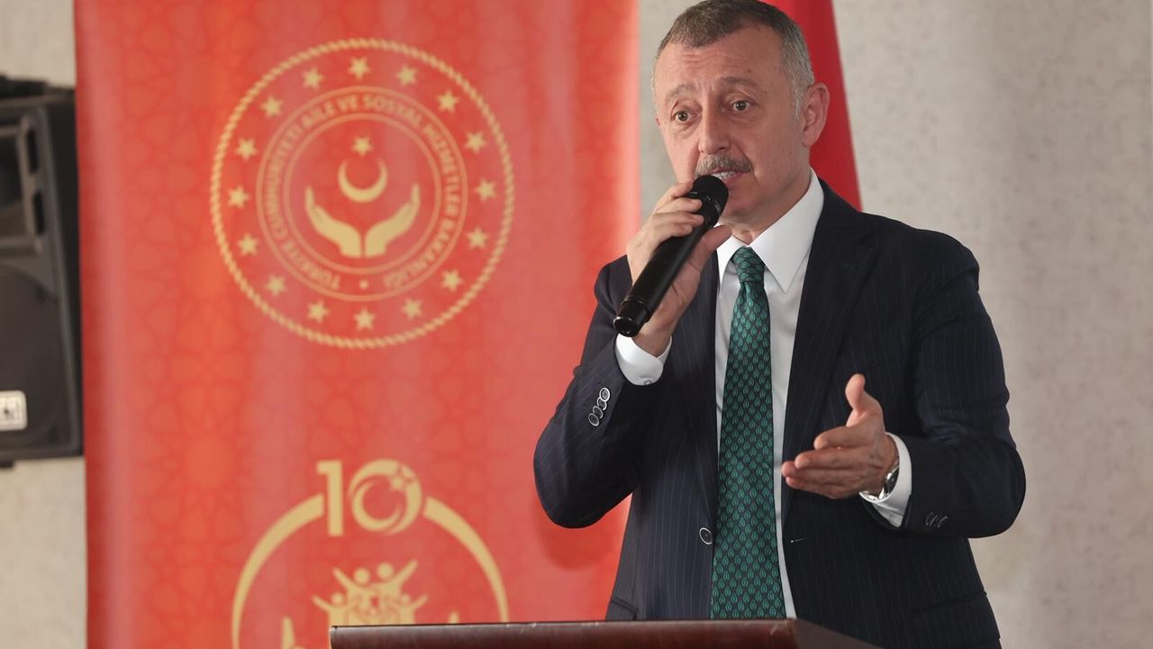 Kocaeli’de Milli Aile Haftası Başladı: Başkan Büyükakın Nüfus Tehlikesine Dikkat Çekti