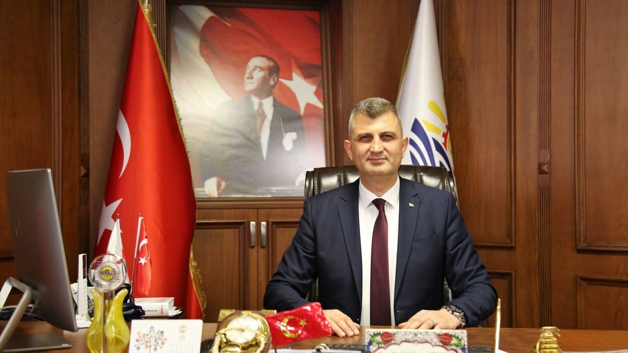 Gölcük’te Bayramlaşma Takvimi Belli Oldu: Başkan Sezer Tüm Hemşehrilerini Arife Günü Çağırdı