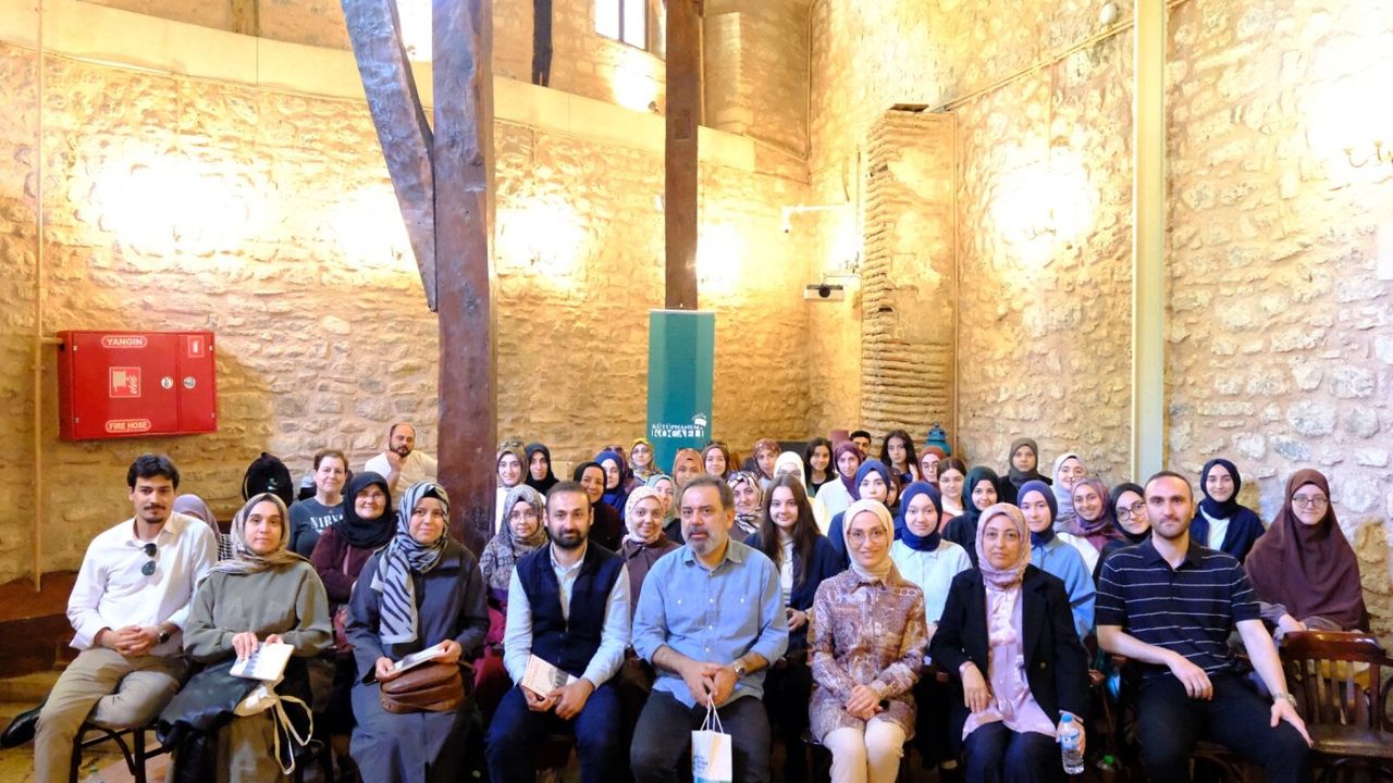 Kocaeli Büyükşehir’den Benzersiz Kültür Projesi: Hem Okutuyor, Hem Gezdiriyor!