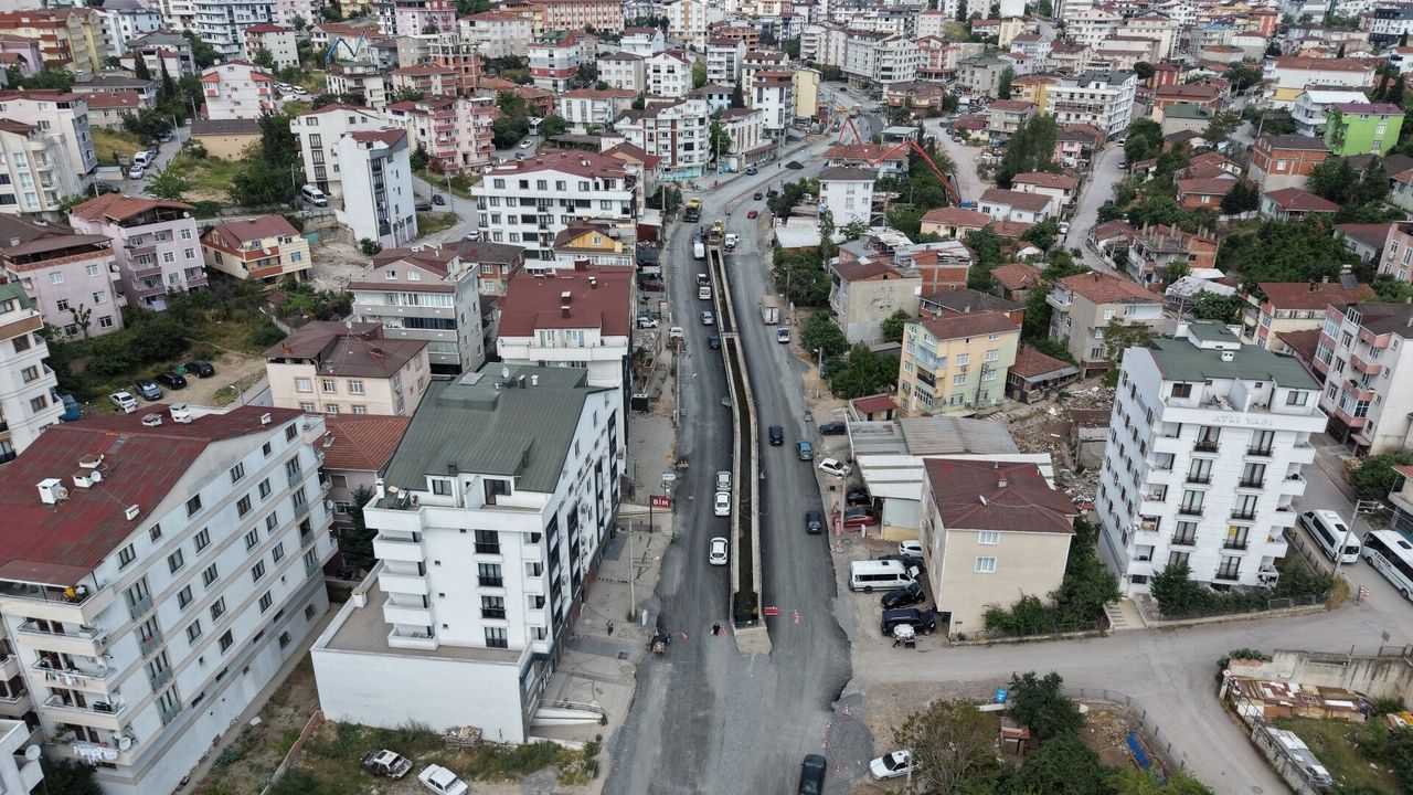 Çayırova’da Dev Üstyapı Atılımı: Uğur Mumcu Caddesi Prestij Merkezine Dönüşüyor!
